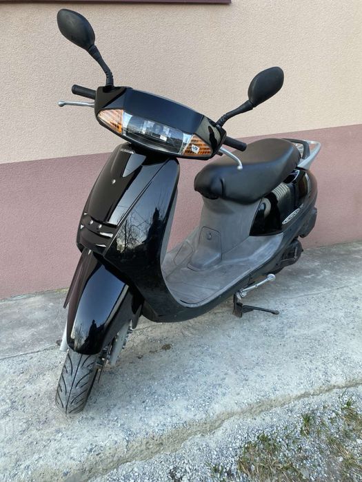 Honda Lead 48 2 місний японський скутер з контейнера