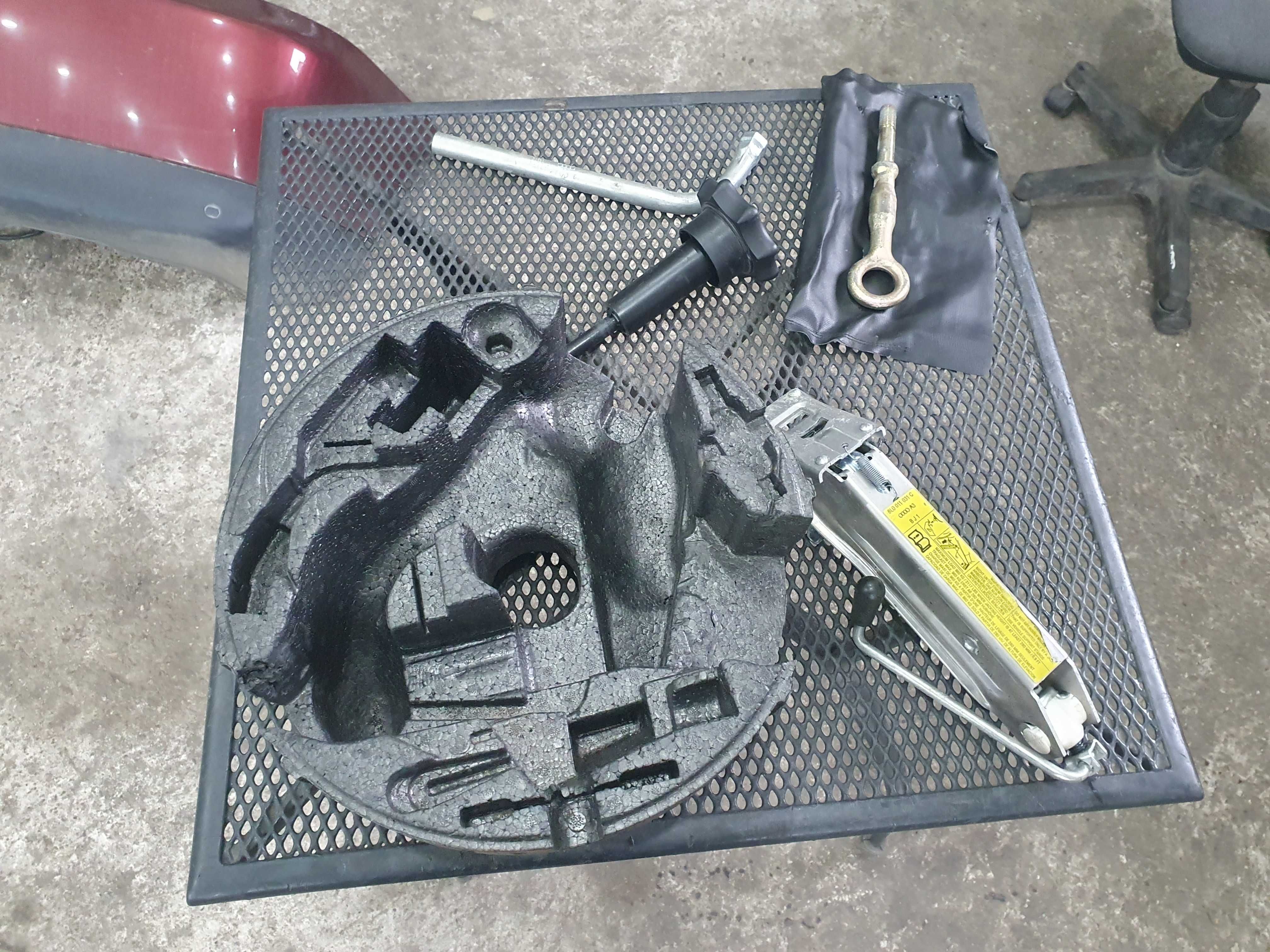 Lewarek klucz ucho etui Audi a3 8l komplet