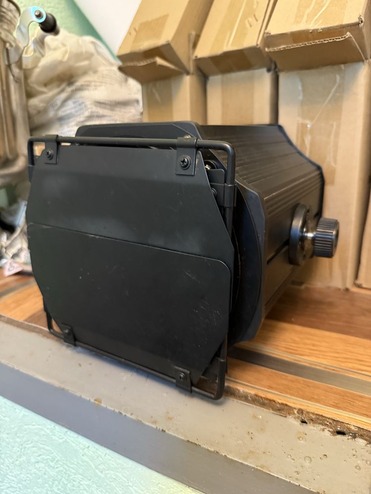 Сценічний прожектор City light DMX 200w