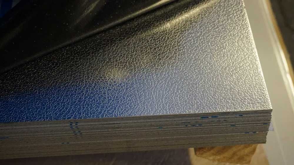 Blacha kwasoodporna, nierdzewna 0,8x1250x2100 gat. 1.4301 skóra BYTOM