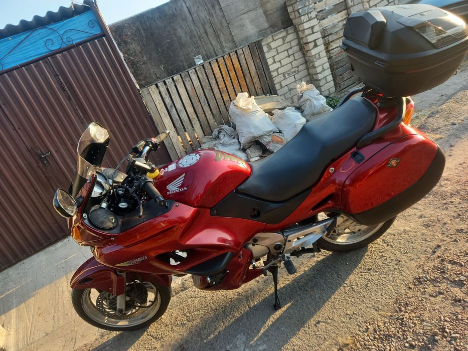 Honda deauville 650