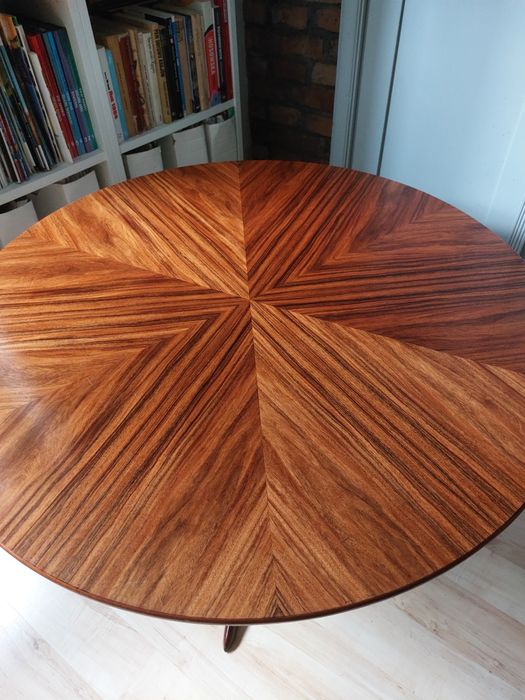 stolik kawowy marki Alma Niemcy palisandrowy drewniany vintage okrągły