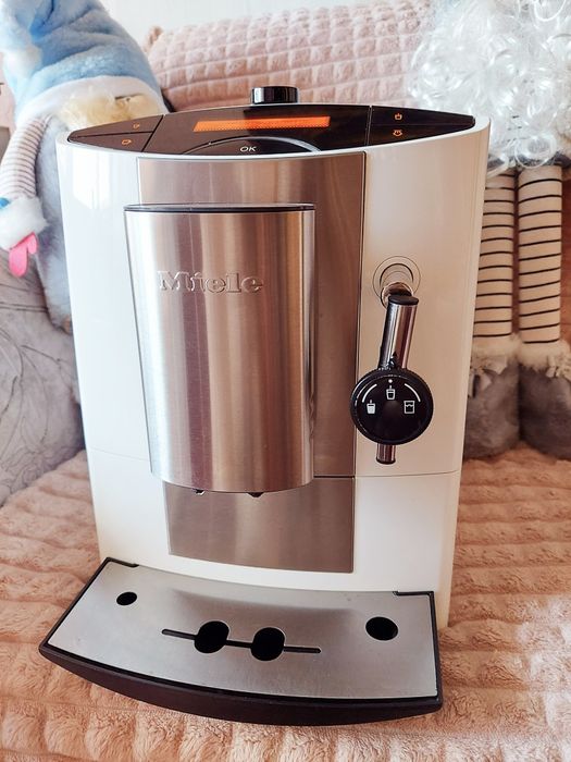 Кавомашина Miele CM5100 – Ідеальний смак кави у вас вдома!

Продаю на
