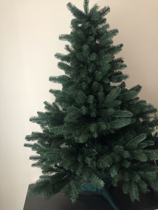 Ялинка новорічна