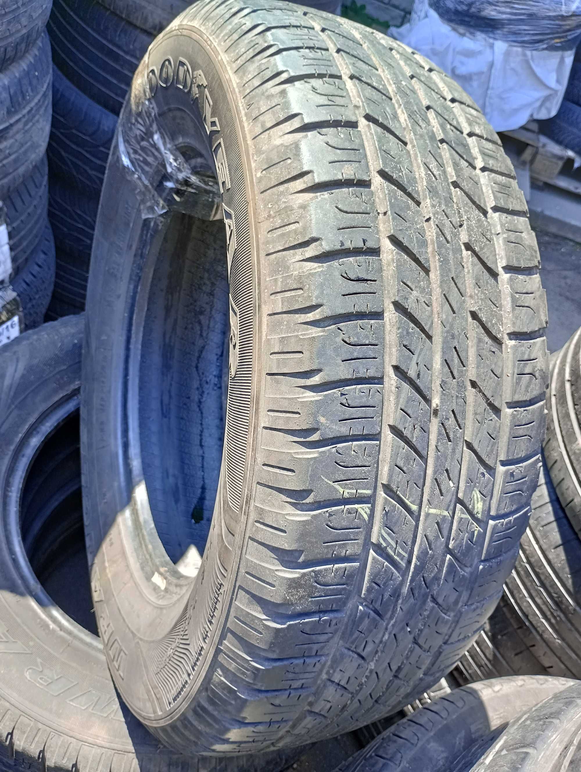 Резина GoodYear Wrangler 255/65/R17 всесезонка Комплект шини