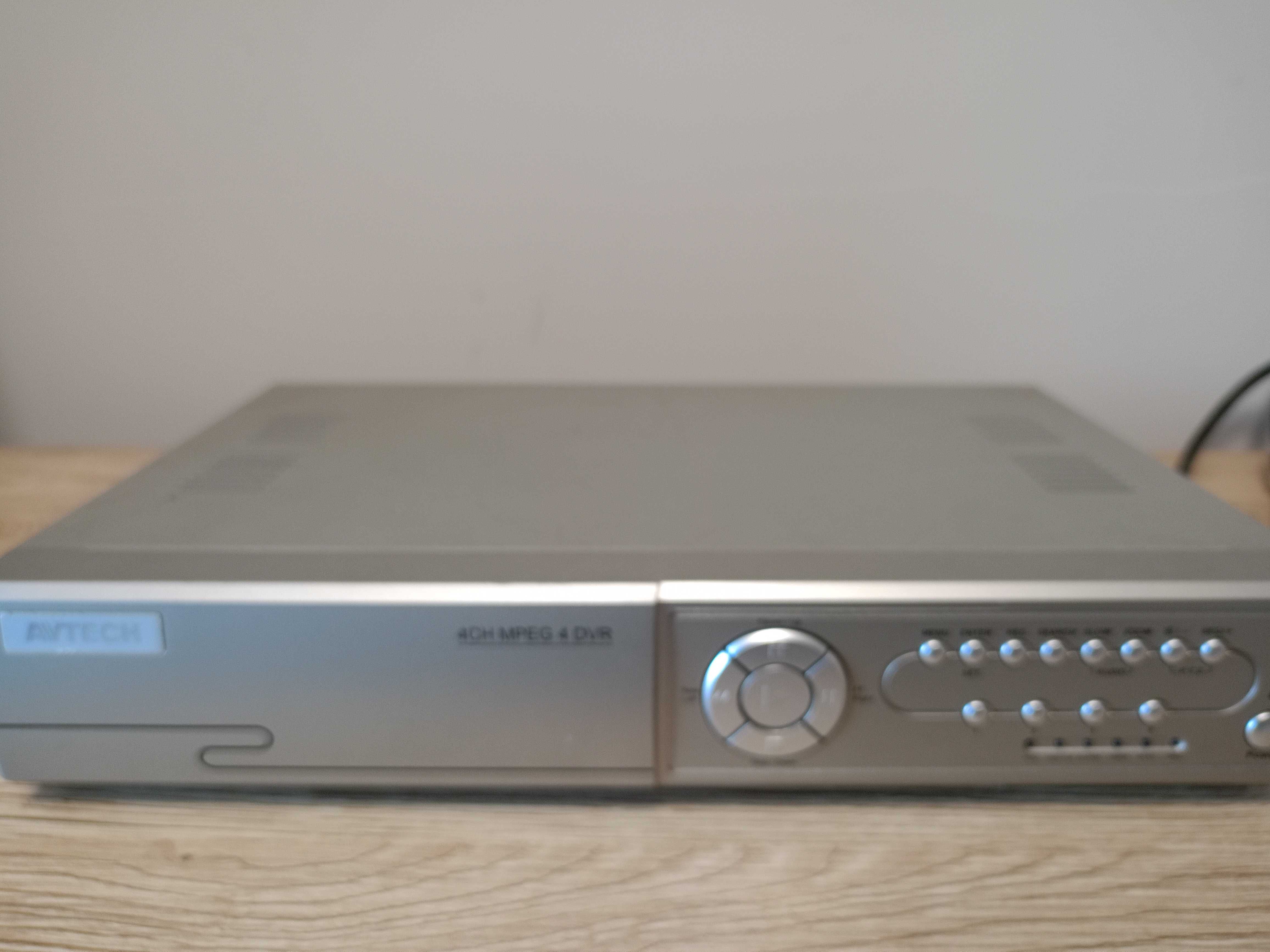 Avtech 4CH MPEG 4 DVR + Zasilacz