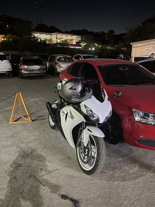 Продам Honda CBR1000RR