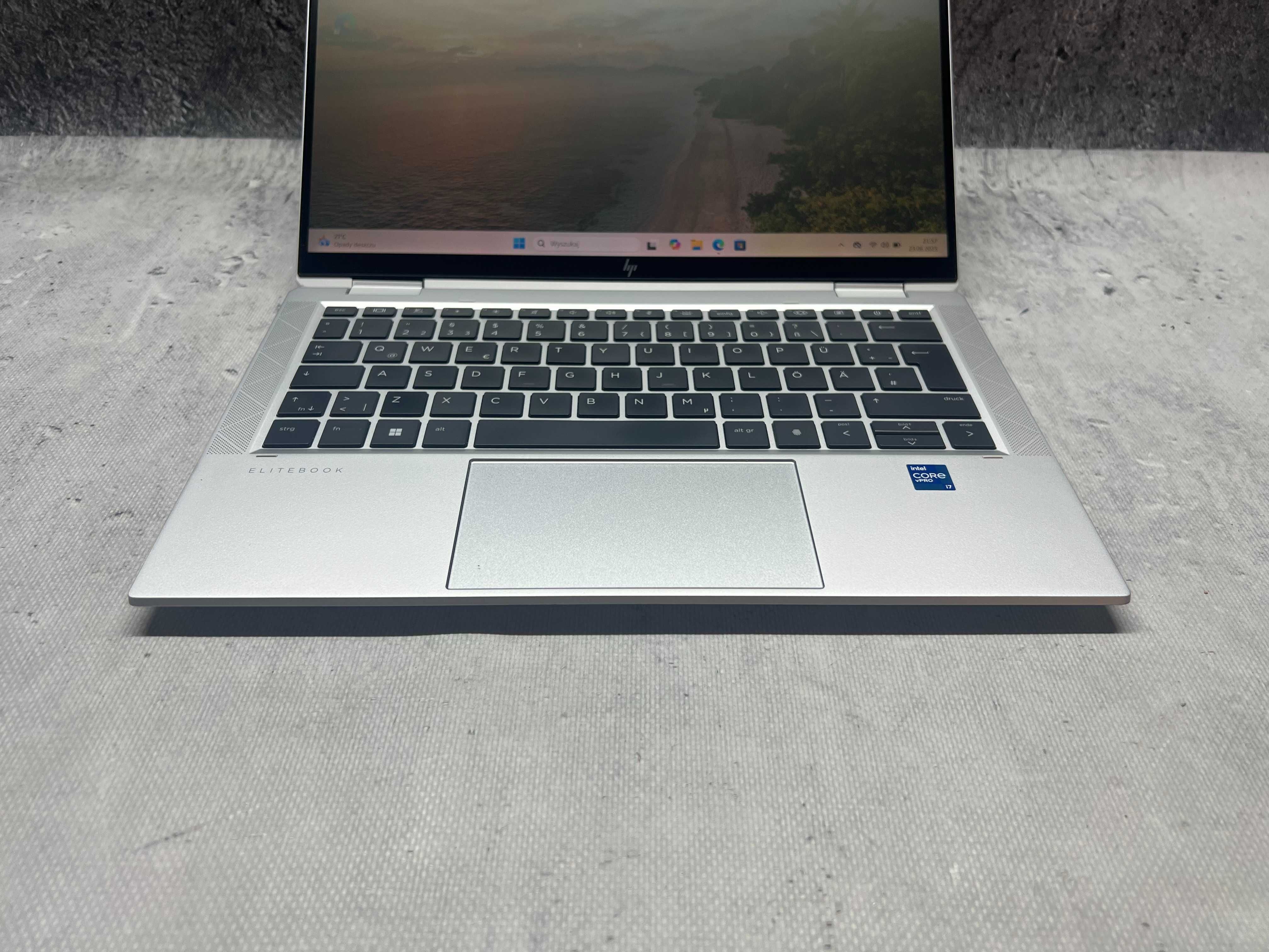 HP EliteBook 1030 G8 / i7 1185G7 4.5 GHz / 16GB DDR4 / 1TB SSD / 13.3T