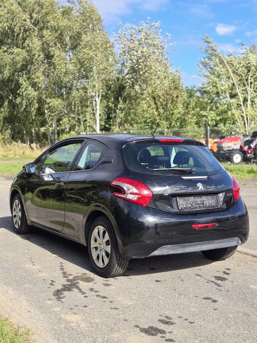 Samochód osobowy Peugeot 208 1.0 benzyna