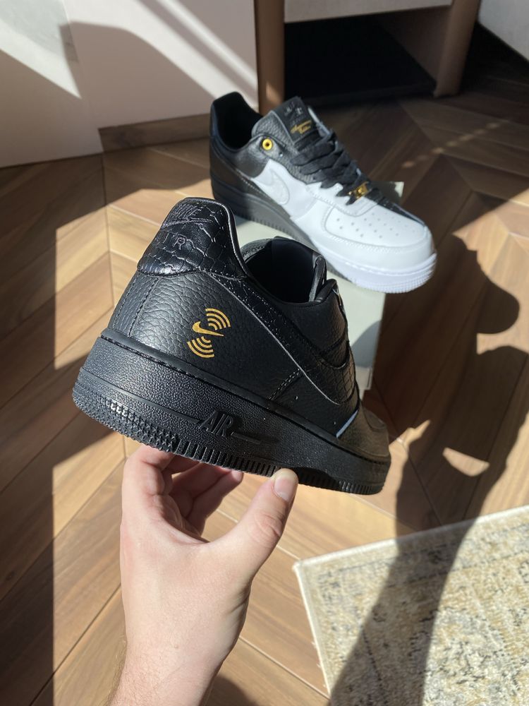 Nike air Force 1 low Anniversary Edition (NEW IN BOX)