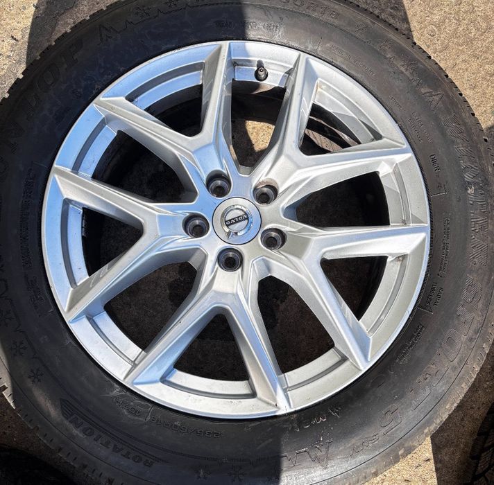 KOŁA 18 felgi Volvo XC60 II 5x108 opony zimowe Dunlop 4x 235/60R18