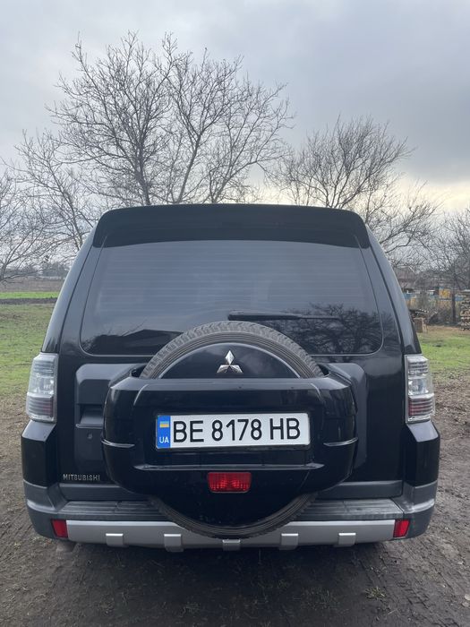 Продам Pajero Grand Wagon 4