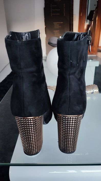 Botins tamanho 37