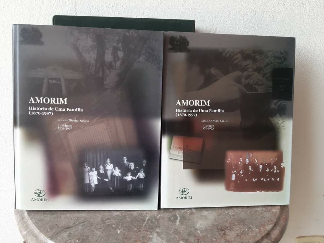 História de uma Família – AMORIM - Dois Volumes de capa dura