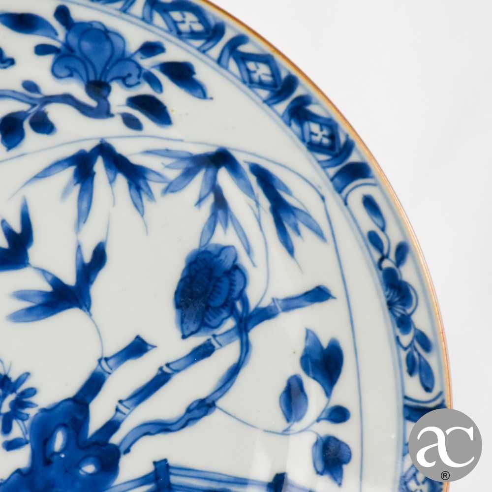 Prato China período Kangxi, séc. XVII / XVIII, com reservas no verso