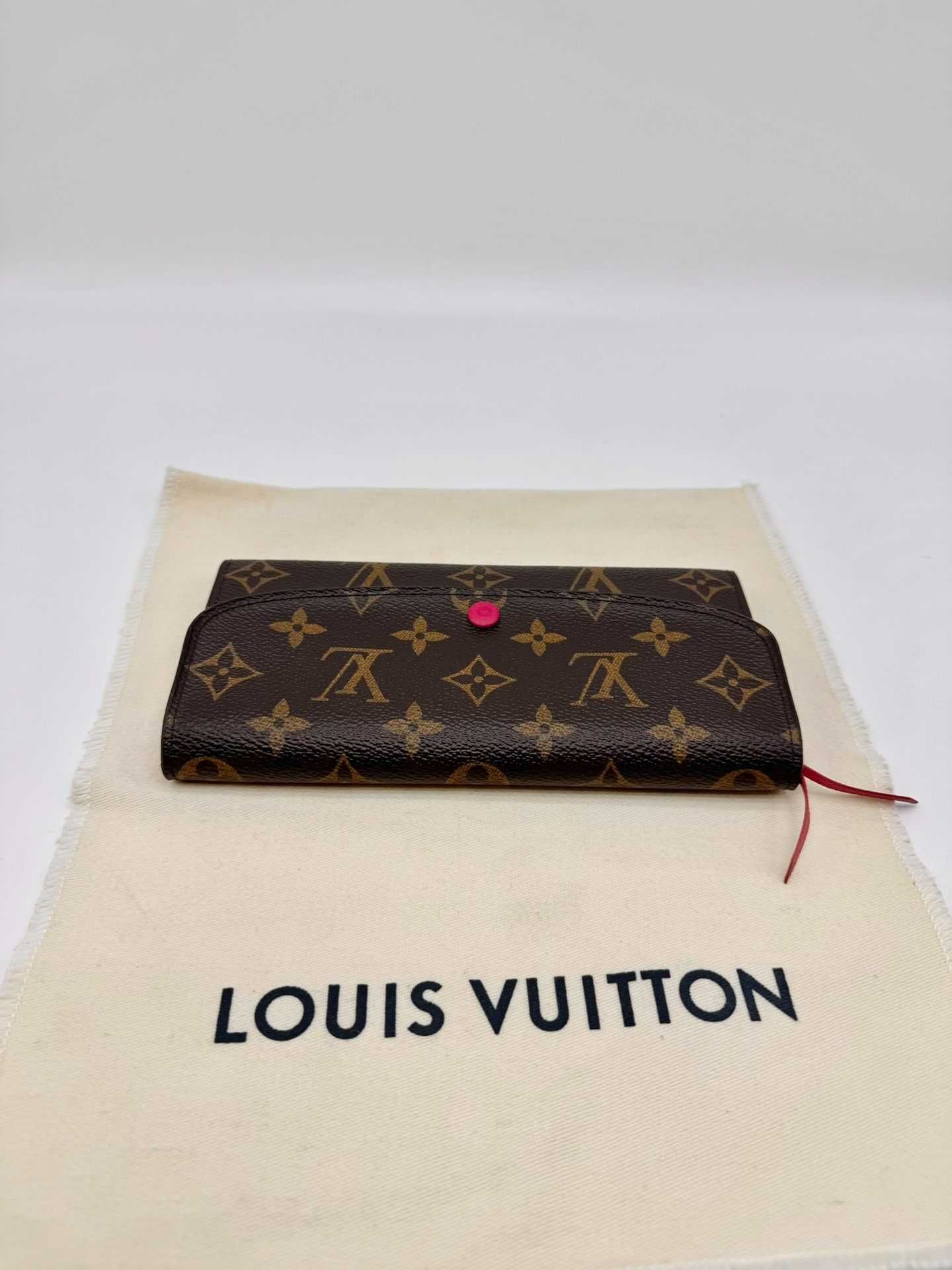 (Nowe) LV Portfel damski Louis Vuitton Emilie Monogram czerwona klamra