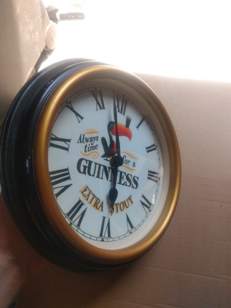Zegar Guinness , stary zegar , vintage