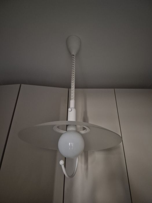 Lampa sufitowa regulowana