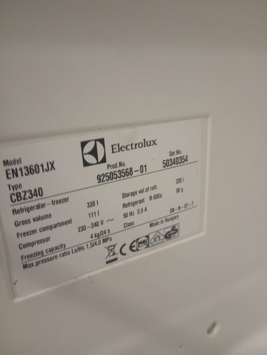 Холодильник Elektrolux