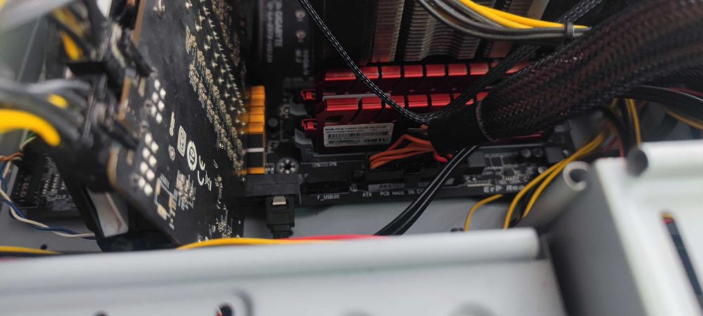 Продам игровой компьютер I7-4790k 4.9Ghz/MSI 1080gtx/DDR3 16gb 2133Mhz