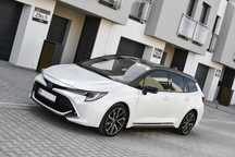 Toyota Corolla 2.0 Hybryda Automat Selection Navi Kamera LED Czujniki Zadbana RZESZÓW