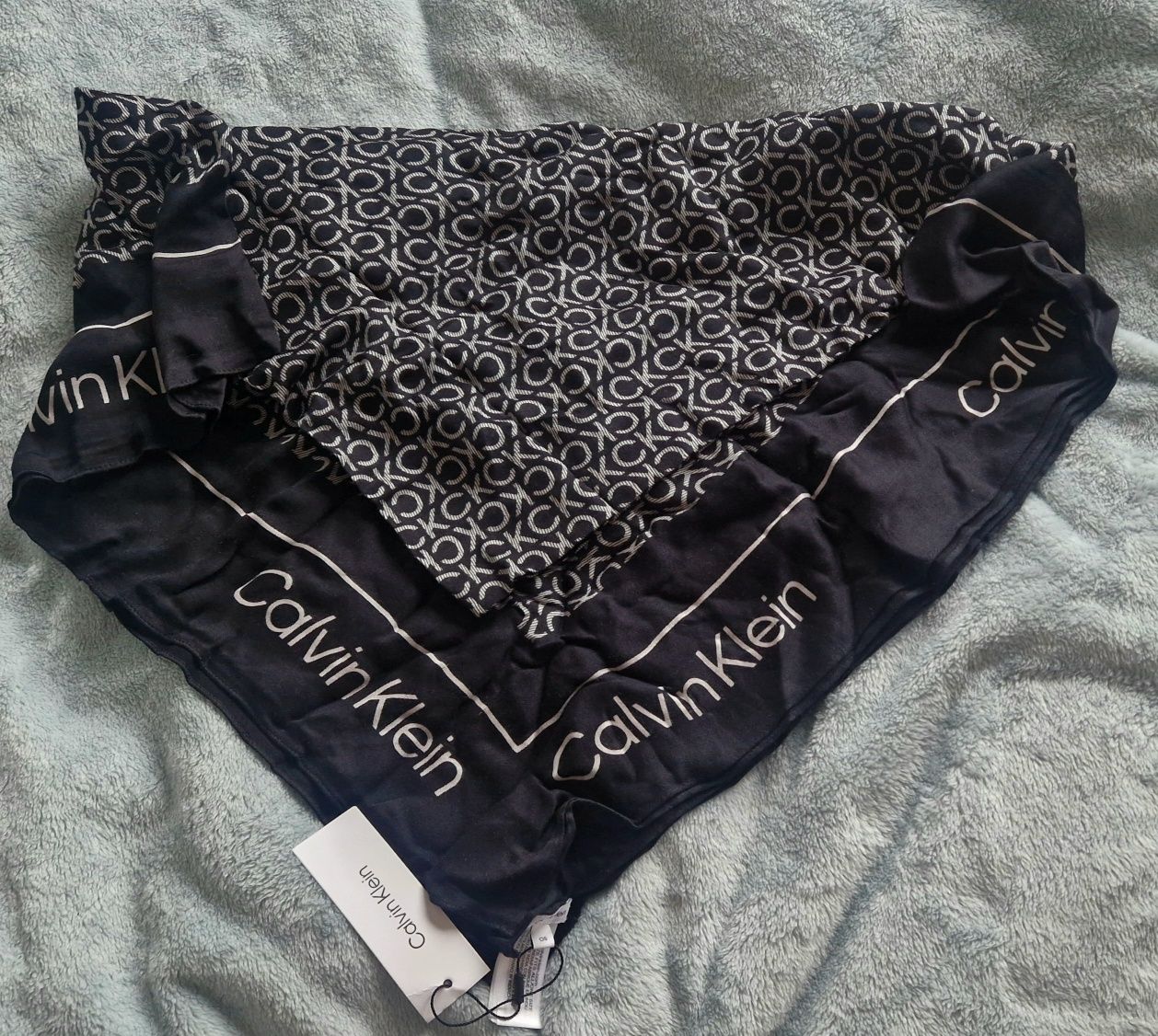 Calvin Klein chusta linear monogram scarf