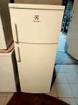 Lodowka  electrolux. 140.cm.. sprawna.
