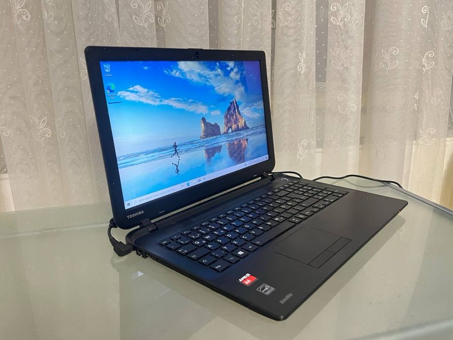Ноутбук Toshiba Satellite / AMD A4-6210 / 6 ГБ / 1 ТБ HDD