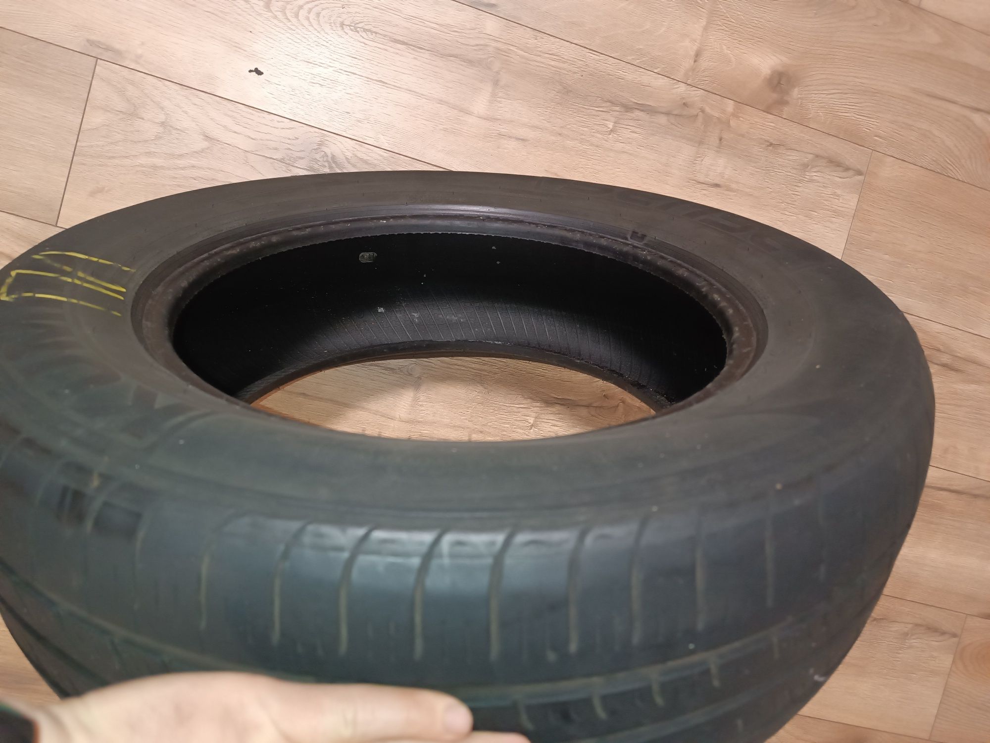 Шина літня  215/60R16 Kumho Sense