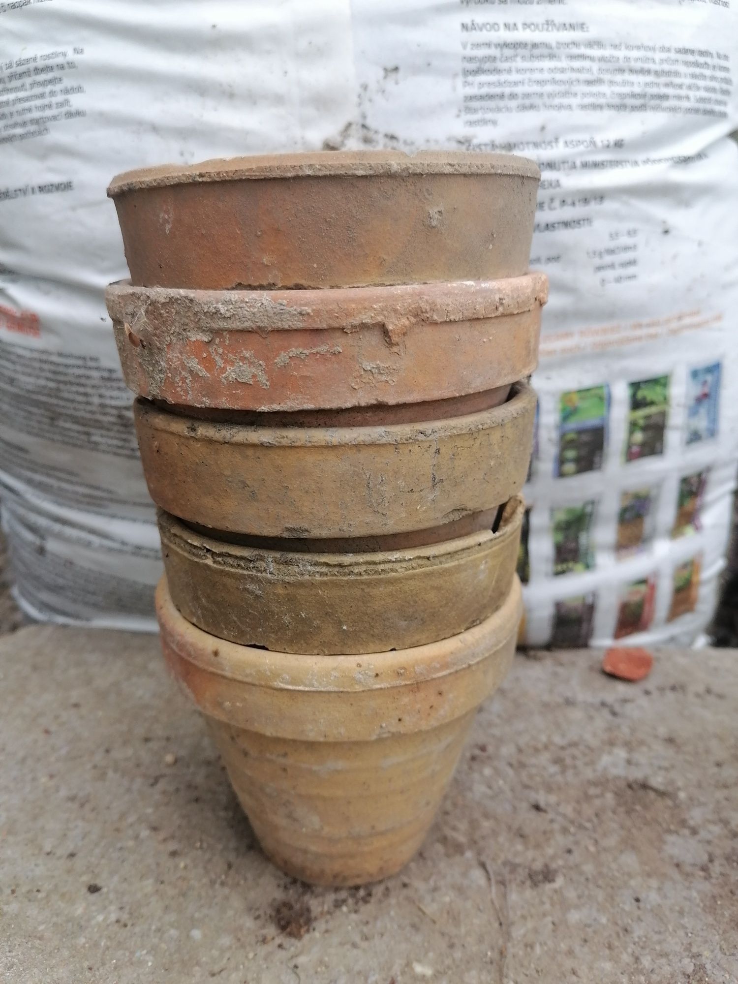 Doniczki gliniane do 100 sztuk średnica od 8cm do 13