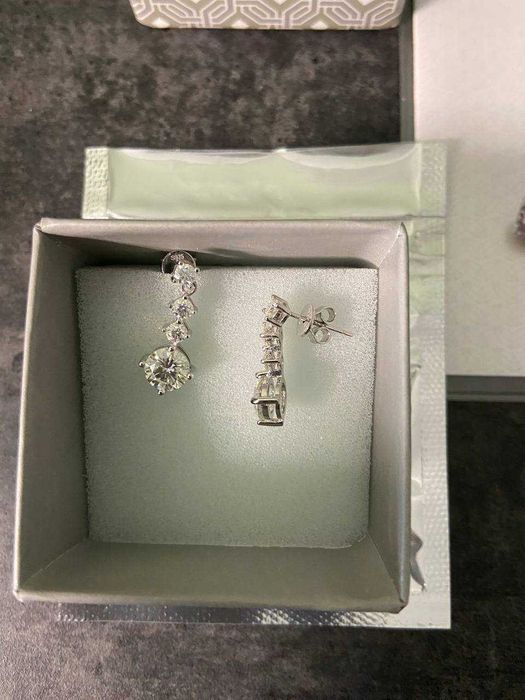 Серьги серебряные муассанит