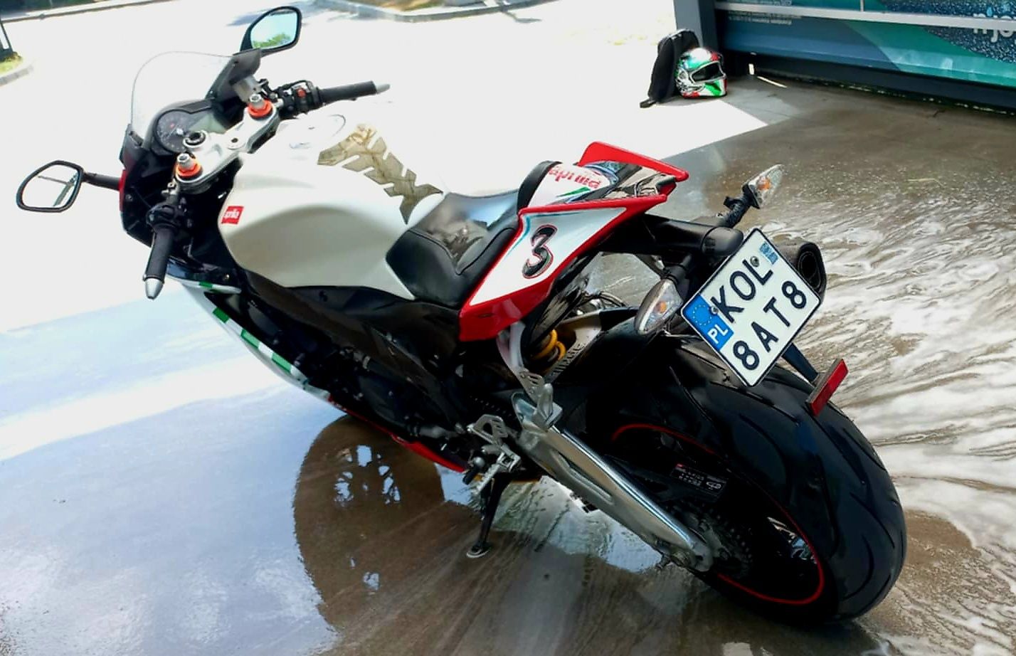 2010 Aprilia RSV4