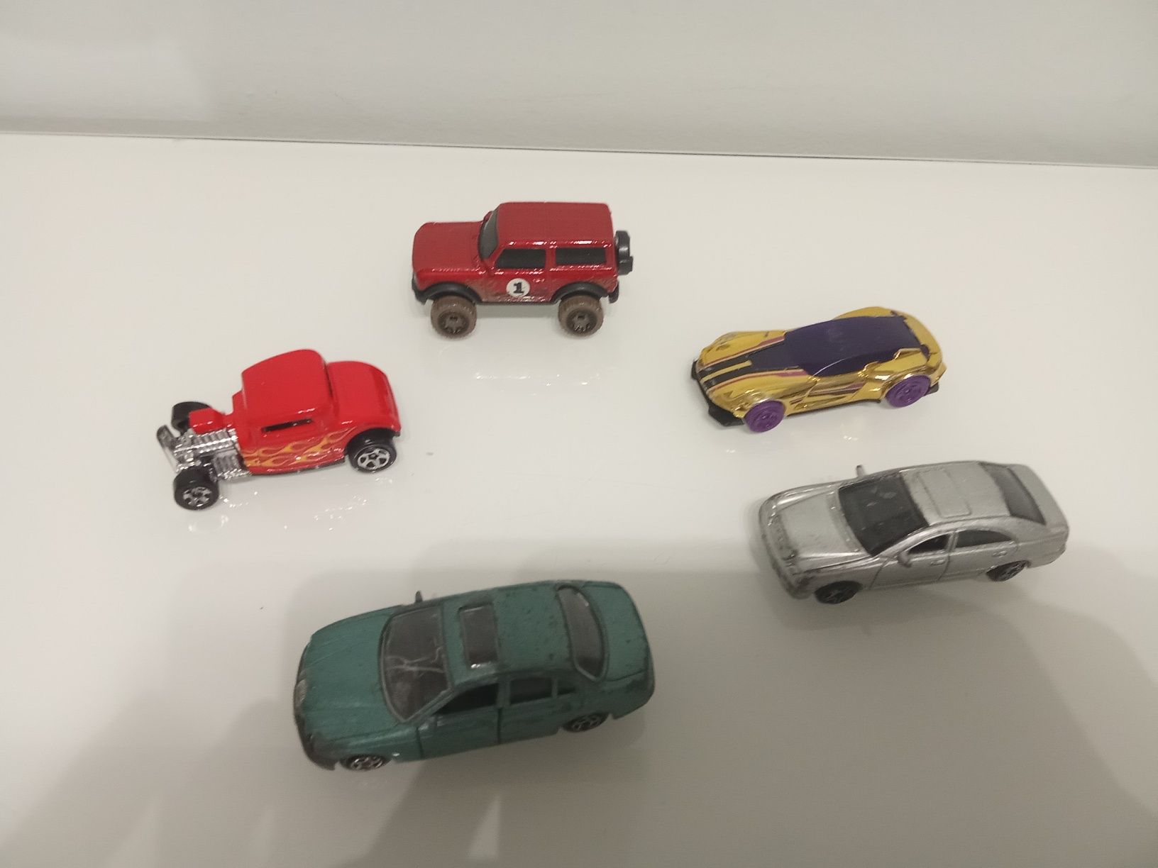 Carrinhos miniatura