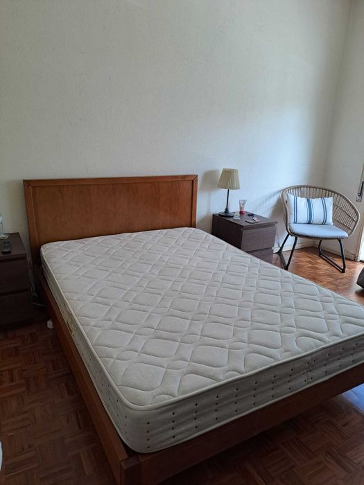 Cama casal + colchão + estrado