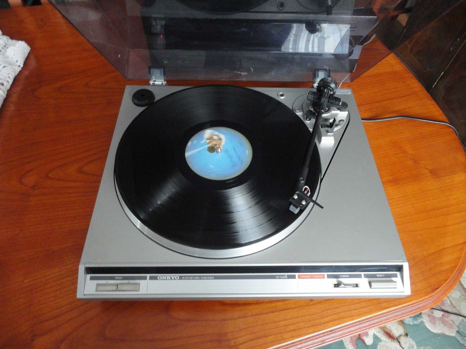 Gramofon Onkyo CP-1026A