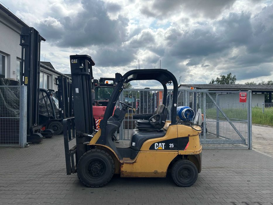 Wózek widłowy Gazowy Catepillar GP25N 2008r. bardzo mały przebieg!
