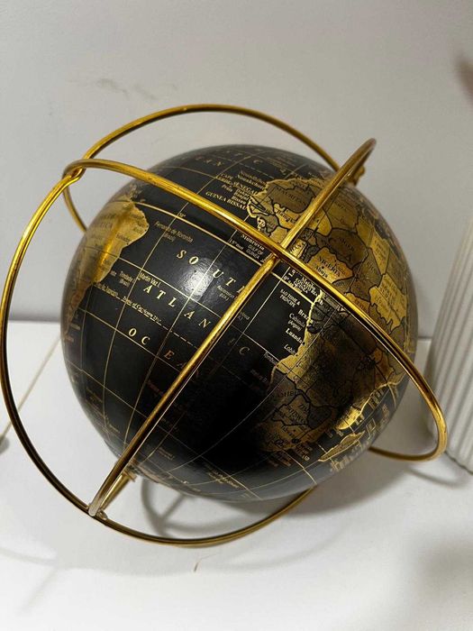 Jarra Ikea + Pufe Branco + Globo Dourado Homa