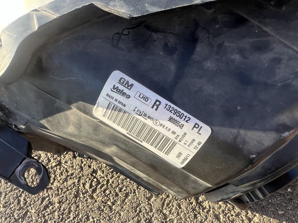 Lampa przednia Opel Corsa D lift