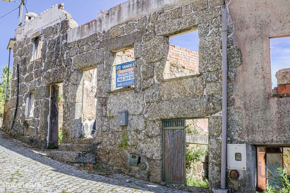 Casa T2 em Santa Comba Dão e Couto do Mosteiro de 115,00 m2
