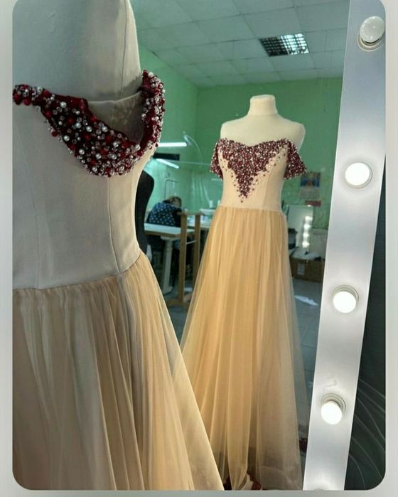 Продам вечірню сукню в ідеальному стані