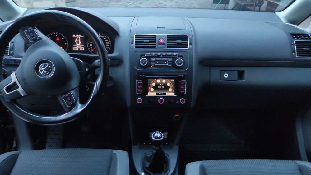 Продам Фольцваген Туран 2012 р