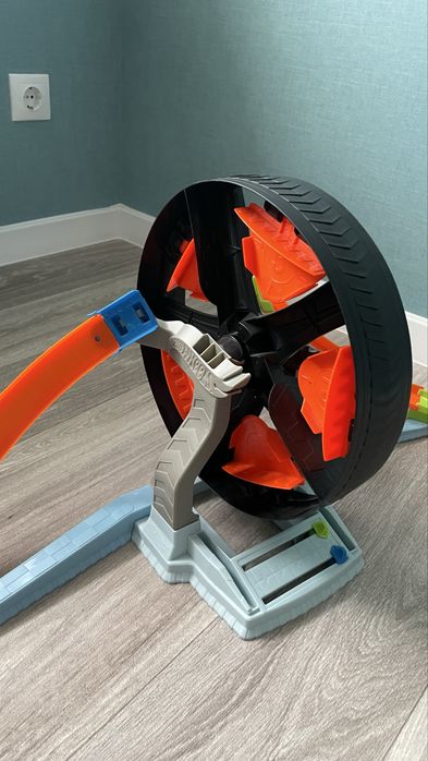 Трек Хот Вілс Вертиколесо оригінал