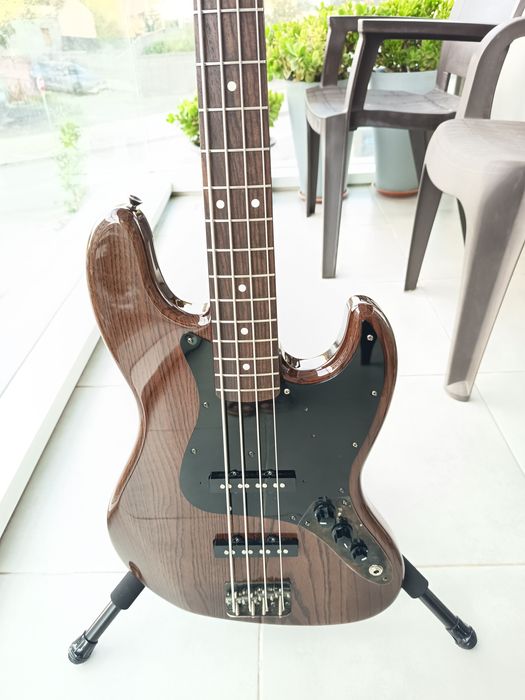 Fender Jazz Bass 60's Walnut