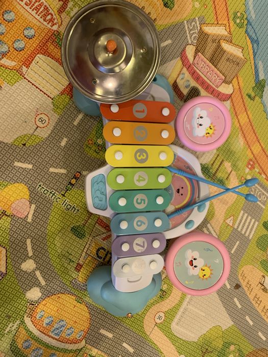 Музыкальная игрушка – барабанная установка с ксилофоном