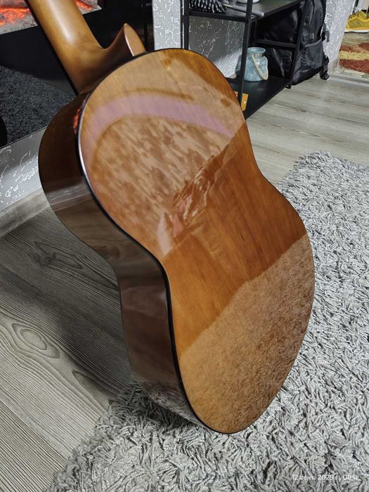 Классическая гитара  YAMAHA C40