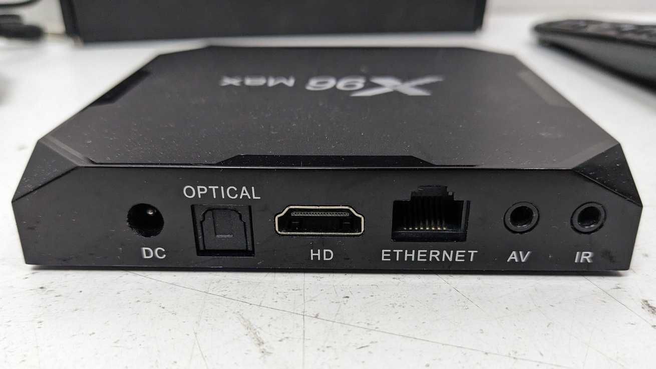 Приставка смарт ТВ X96 MAX + Smart TV Box
