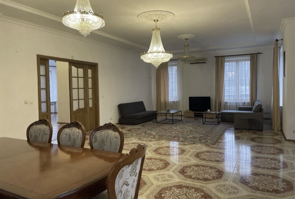 Без %. Оренда будинку поруч з метро Сирець. Генератор. Підвал. .