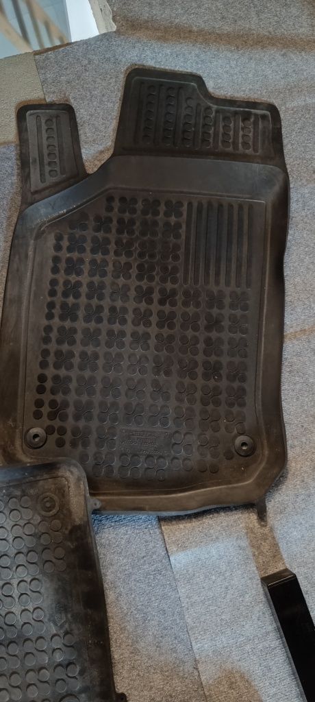 Dywaniki gumowe corsa c rezaw plast