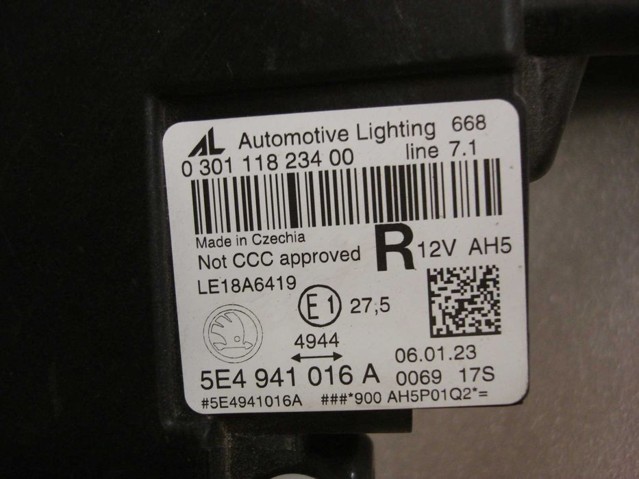 Reflektor Full Led przedni prawy Skoda Octavia IV 4 lampa 5E4