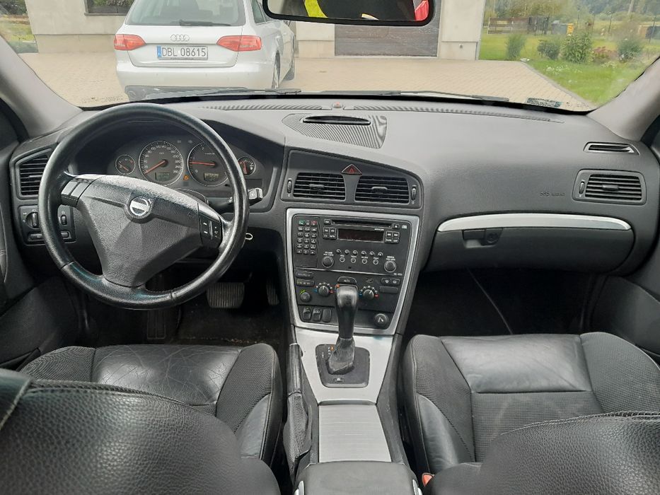 Samochod volvo s6